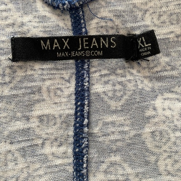 Max Jeans Size XL Women's V-Neck Tank Top Flowy Sleeveless Top Geometric Pattern - Picture 3 of 8